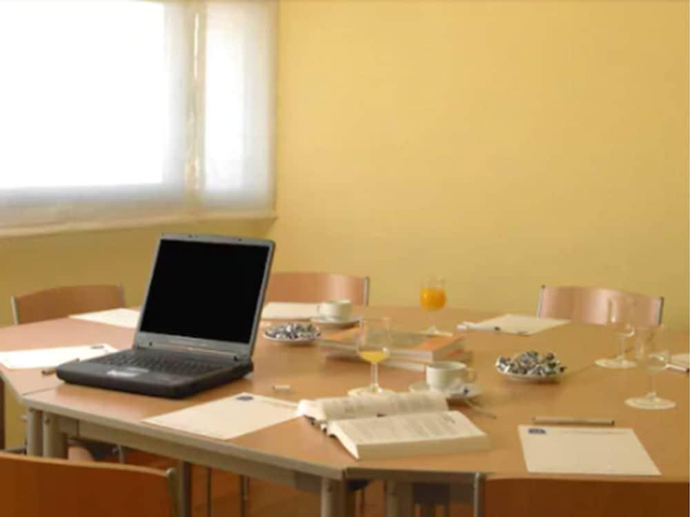 Hostal Torrejon Torrejón de Ardoz Extérieur photo