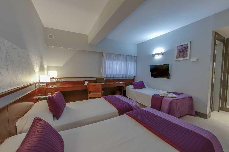 Hostal Torrejon Torrejón de Ardoz Extérieur photo